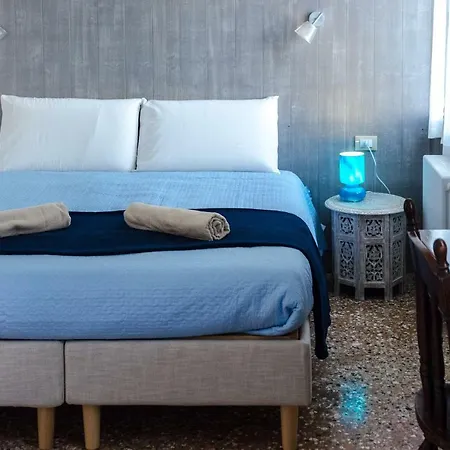 Azzurro Two Bathrooms 公寓